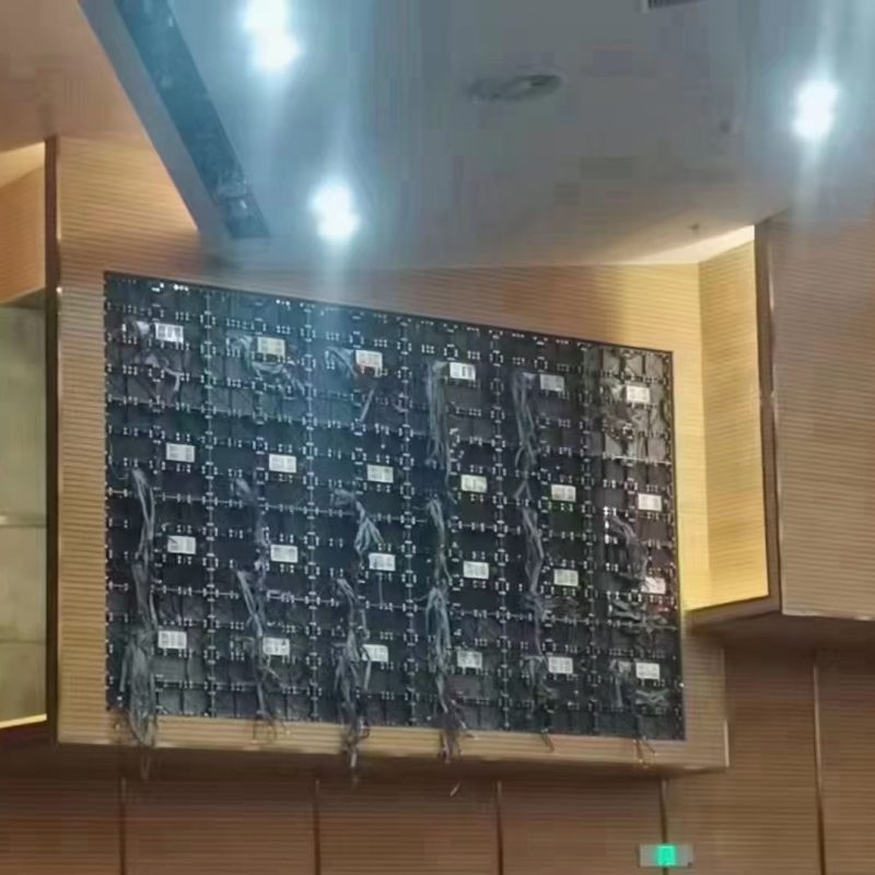 南行Southbound LED显示屏使用在浙江某学校的演讲台案例
